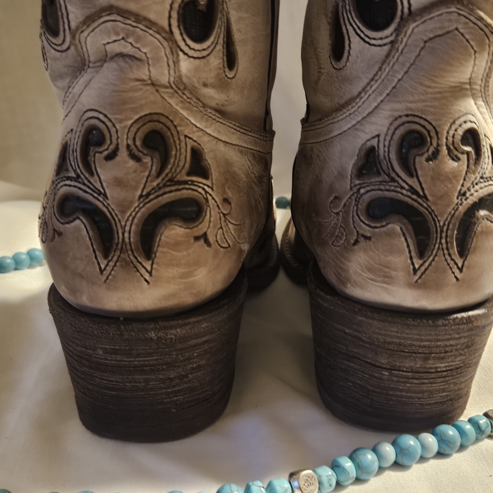 J.B. Dillon Cream and Black Cowboy Boots - Picture 2 of 11